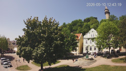 Náměstí, Hrad a Trůba