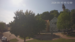 Náměstí, Hrad a Trůba