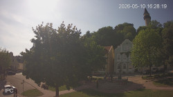 Náměstí, Hrad a Trůba