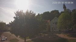Náměstí, Hrad a Trůba