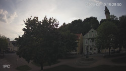 Náměstí, Hrad a Trůba