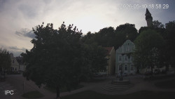 Náměstí, Hrad a Trůba