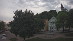 Náměstí, Hrad a Trůba