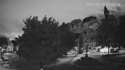 Náměstí, Hrad a Trůba