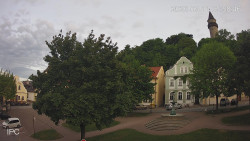 Náměstí, Hrad a Trůba