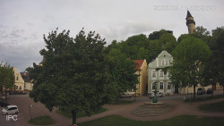 Náměstí, Hrad a Trůba