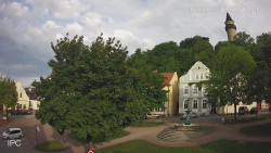 Náměstí, Hrad a Trůba