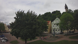 Náměstí, Hrad a Trůba