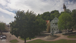 Náměstí, Hrad a Trůba