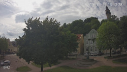 Náměstí, Hrad a Trůba