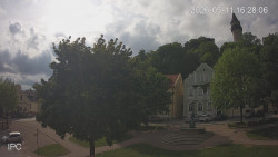 Náměstí, Hrad a Trůba