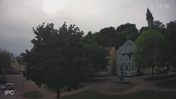 Náměstí, Hrad a Trůba