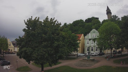 Náměstí, Hrad a Trůba