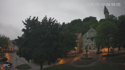 Náměstí, Hrad a Trůba