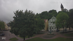 Náměstí, Hrad a Trůba