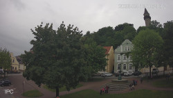 Náměstí, Hrad a Trůba