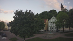 Náměstí, Hrad a Trůba