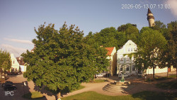 Náměstí, Hrad a Trůba