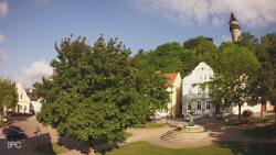 Náměstí, Hrad a Trůba