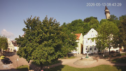 Náměstí, Hrad a Trůba