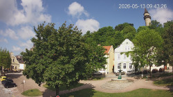 Náměstí, Hrad a Trůba