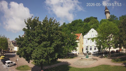 Náměstí, Hrad a Trůba