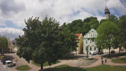 Náměstí, Hrad a Trůba