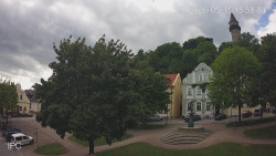 Náměstí, Hrad a Trůba