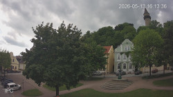 Náměstí, Hrad a Trůba