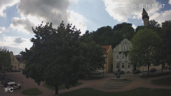Náměstí, Hrad a Trůba