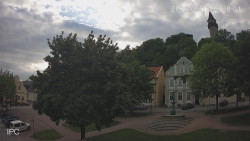 Náměstí, Hrad a Trůba