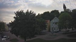 Náměstí, Hrad a Trůba