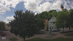 Náměstí, Hrad a Trůba