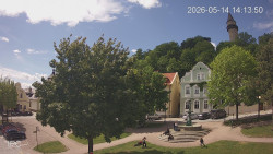 Náměstí, Hrad a Trůba