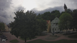Náměstí, Hrad a Trůba