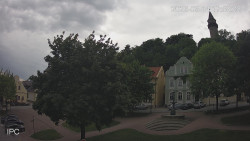 Náměstí, Hrad a Trůba