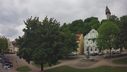Náměstí, Hrad a Trůba