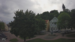 Náměstí, Hrad a Trůba
