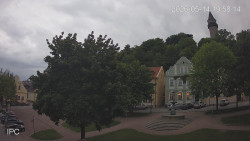 Náměstí, Hrad a Trůba