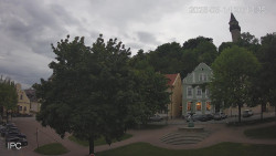 Náměstí, Hrad a Trůba