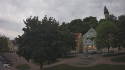 Náměstí, Hrad a Trůba