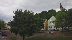 Náměstí, Hrad a Trůba
