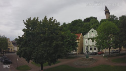 Náměstí, Hrad a Trůba