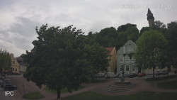 Náměstí, Hrad a Trůba
