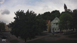Náměstí, Hrad a Trůba
