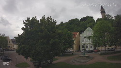 Náměstí, Hrad a Trůba