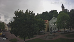 Náměstí, Hrad a Trůba