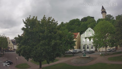 Náměstí, Hrad a Trůba