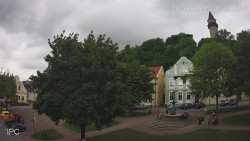 Náměstí, Hrad a Trůba