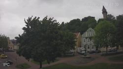 Náměstí, Hrad a Trůba